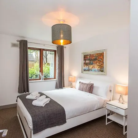 Thomas Street Apartment