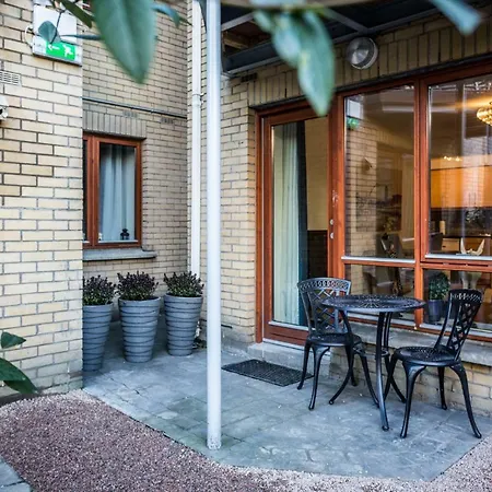 Thomas Street Apartment